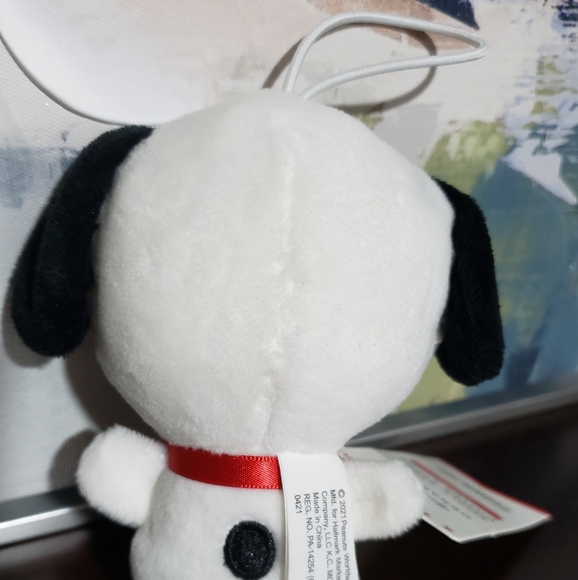 NWT 2021 Hallmark Peanuts Snoopy Collectible Ornament - Picture 5 of 8